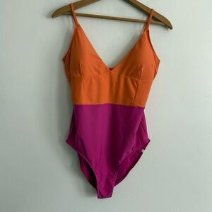 Summersalt Wave orange/pink Swimsuit size 10